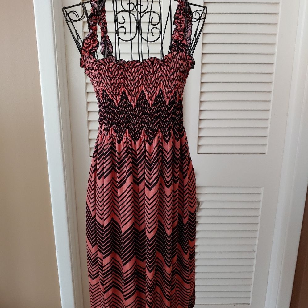 Adorable summer dress with Chevron print size L/XL
